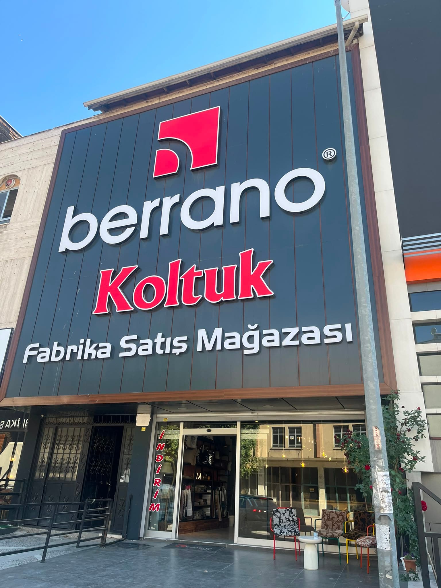Fabrika satış mağazamızı ziyaret edin